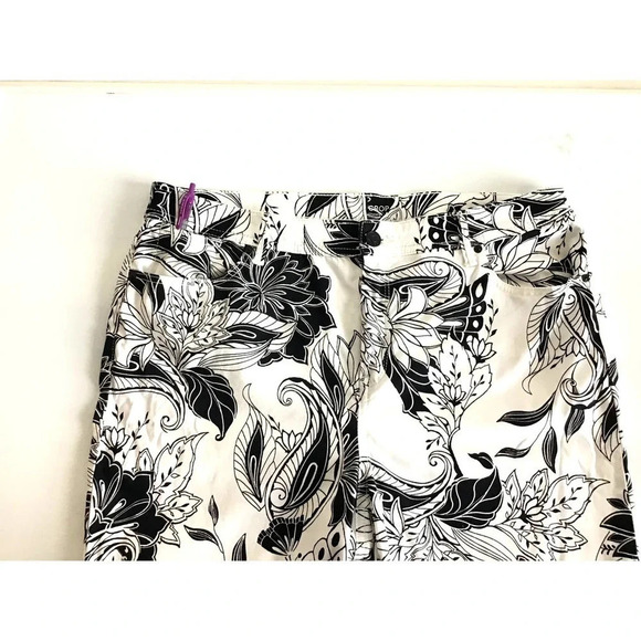 The Platinum Crop By Chico's Womens 12.5 (14/L) Black/White Palm Spring Floral - Picture 12 of 13